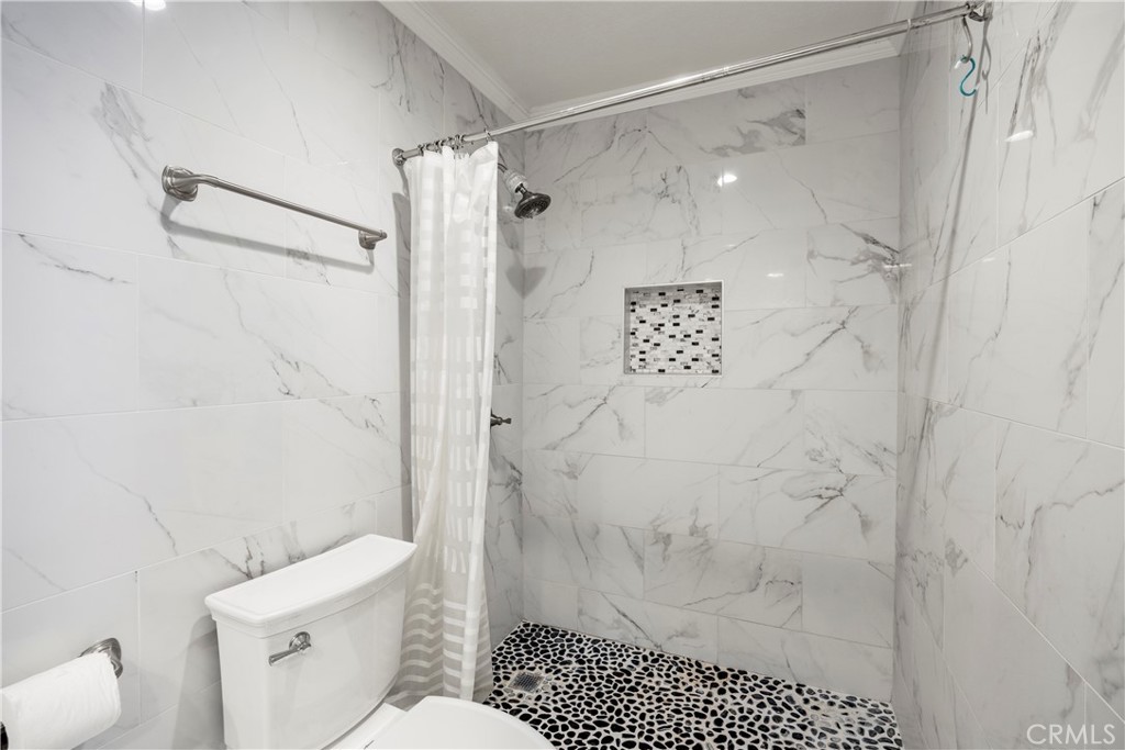 1598 Oakdale Court Property Photo 25