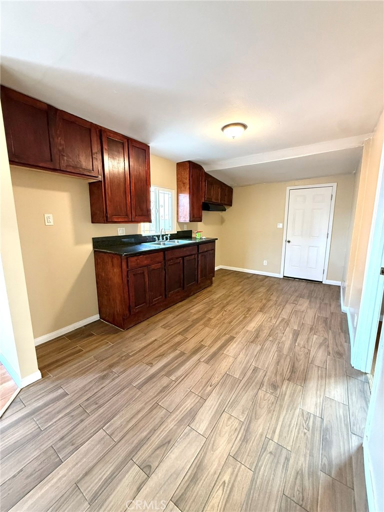 6117 S Hoover Property Photo 5