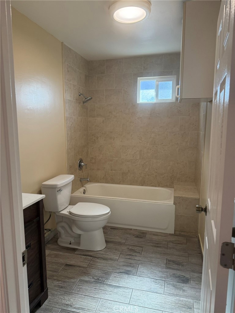 6117 S Hoover Property Photo 7