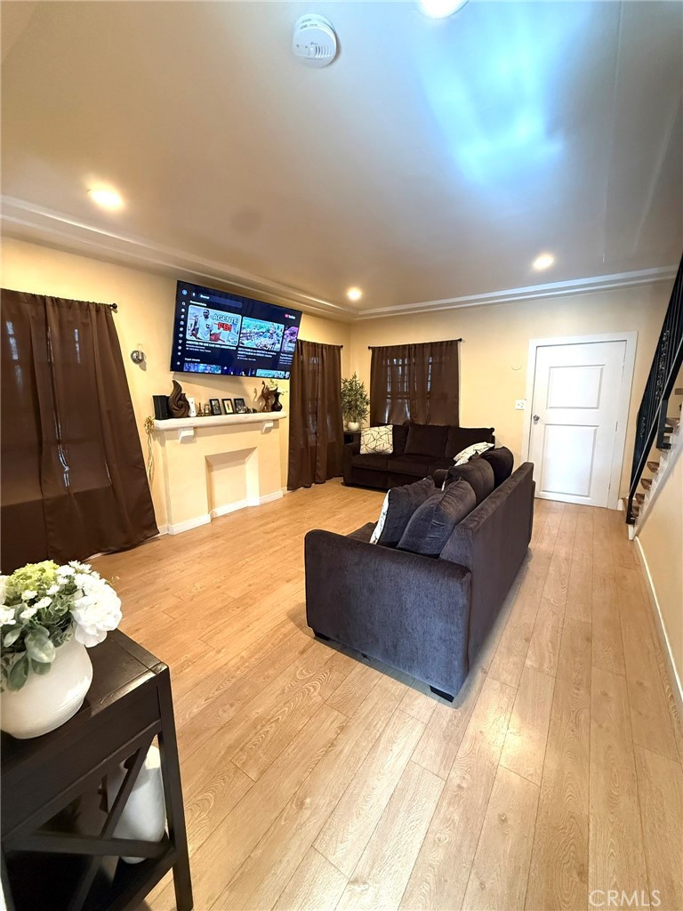 6117 S Hoover Property Photo 13