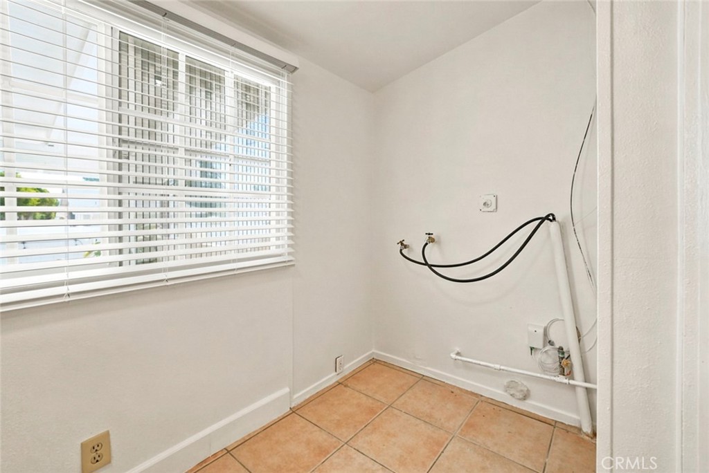 239 N Riverside Property Photo 30