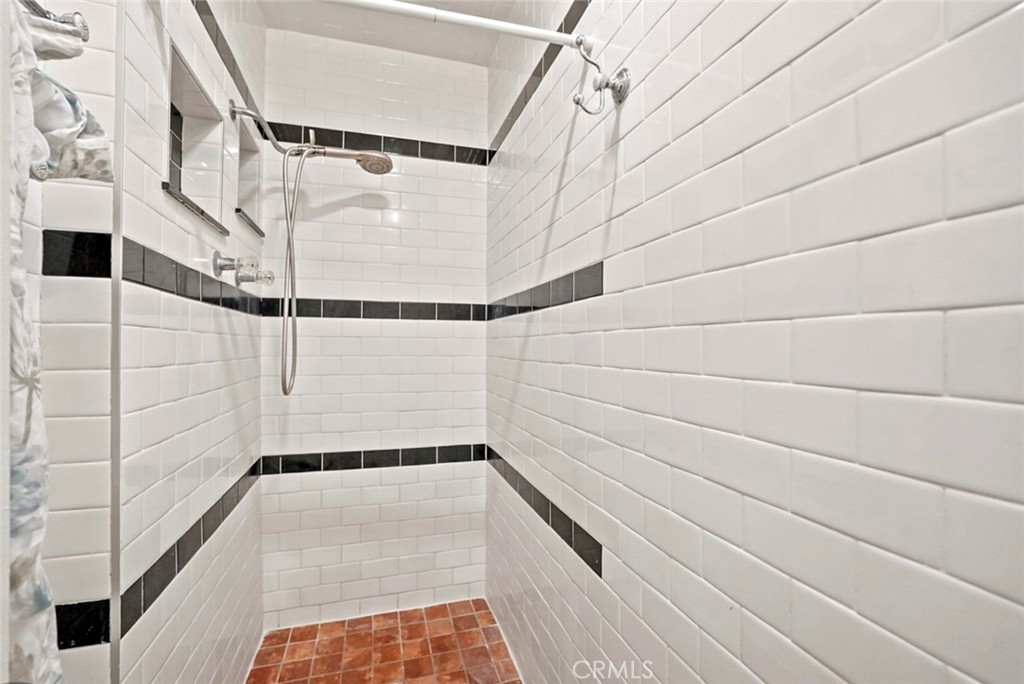 239 N Riverside Property Photo 31