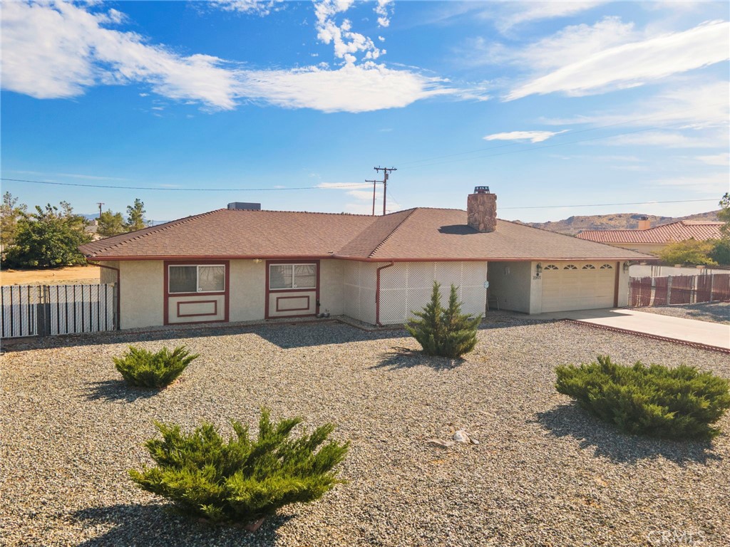 20971 Thunderbird Road Property Photo 2