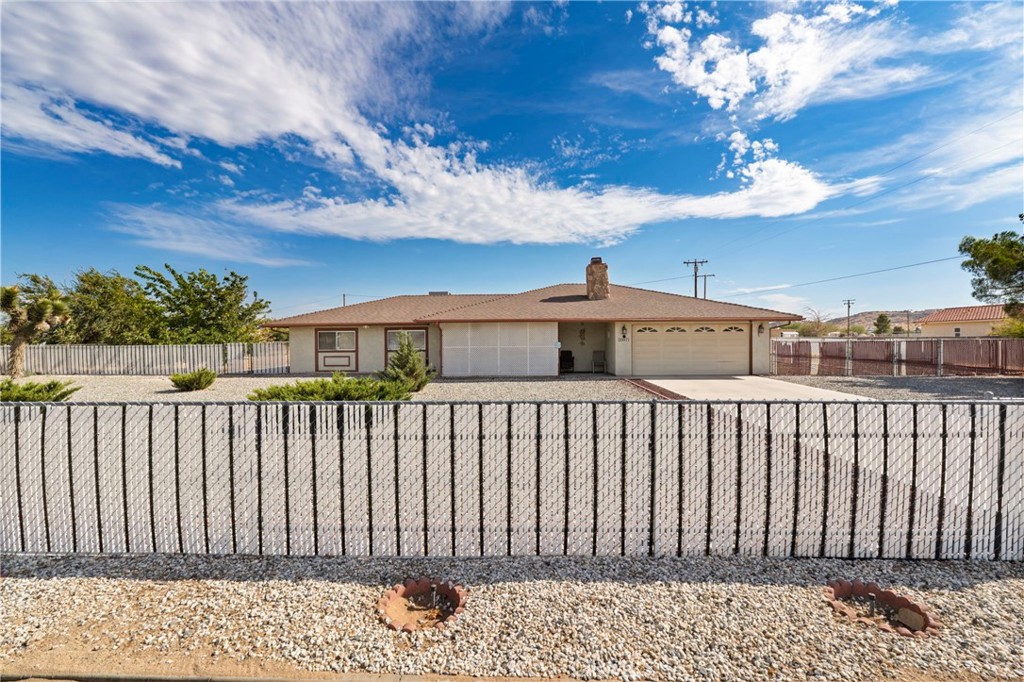 20971 Thunderbird Road Property Photo 3