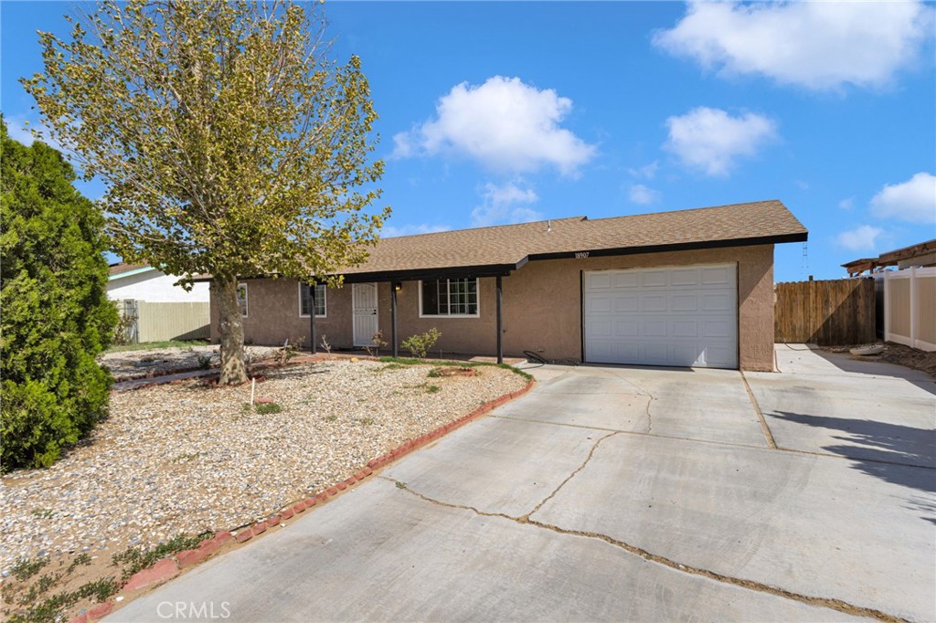 18907 Muskrat Avenue Property Photo 2