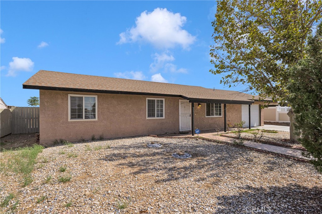 18907 Muskrat Avenue Property Photo 3