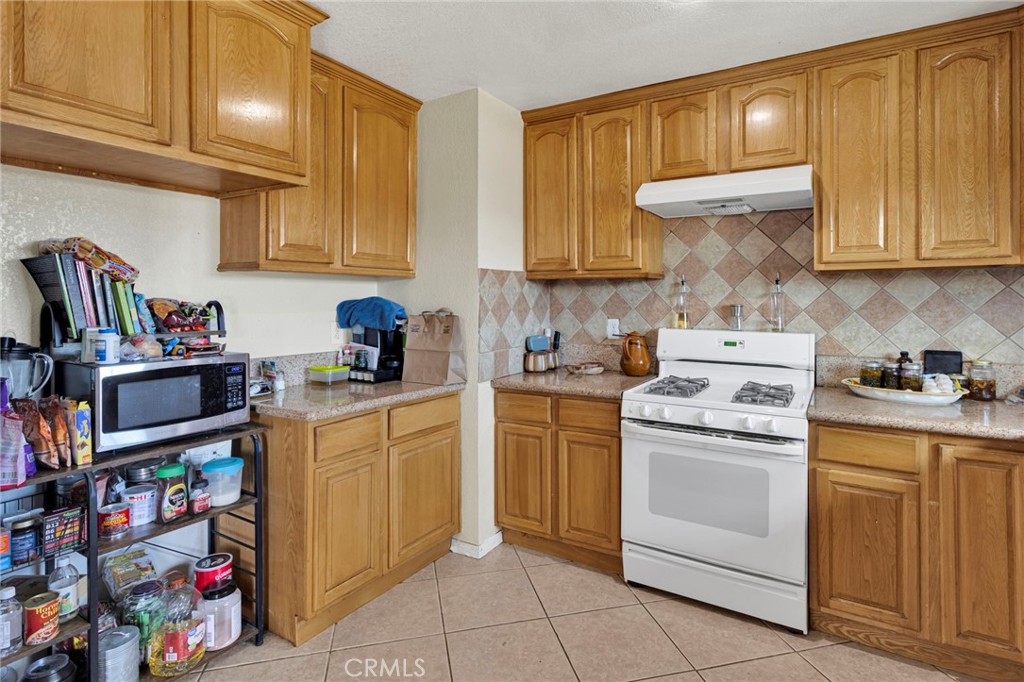 18907 Muskrat Avenue Property Photo 12