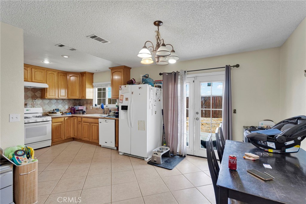 18907 Muskrat Avenue Property Photo 14