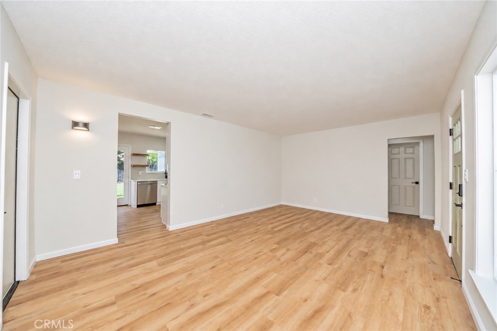 8859 Glencoe Drive Property Photo 4