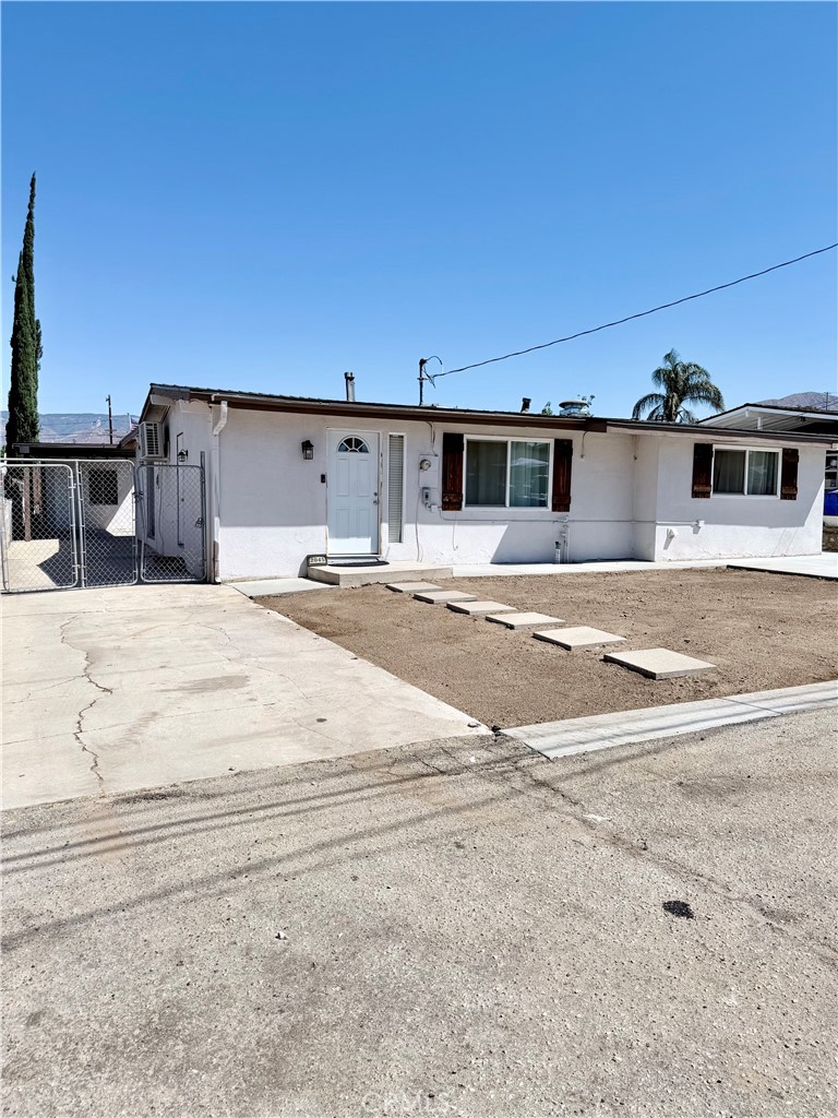 2045 Capri Property Photo 2