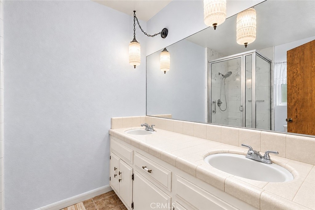 747 N Greenwood Avenue Property Photo 23