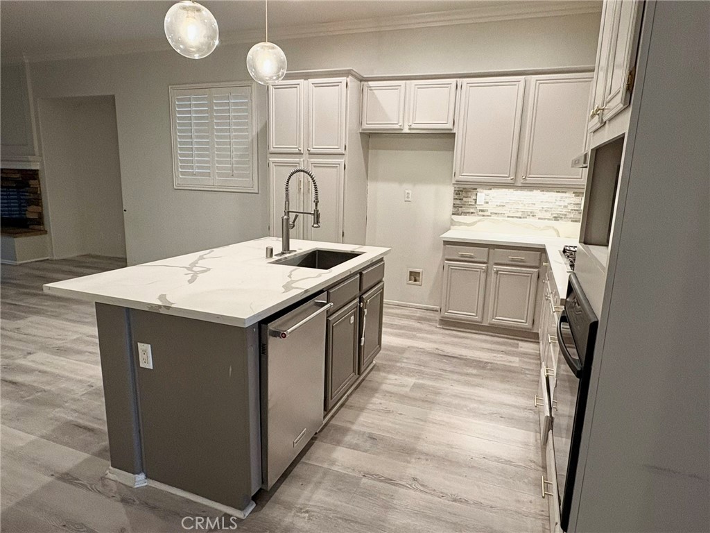12169 Wembley Court Property Photo 6