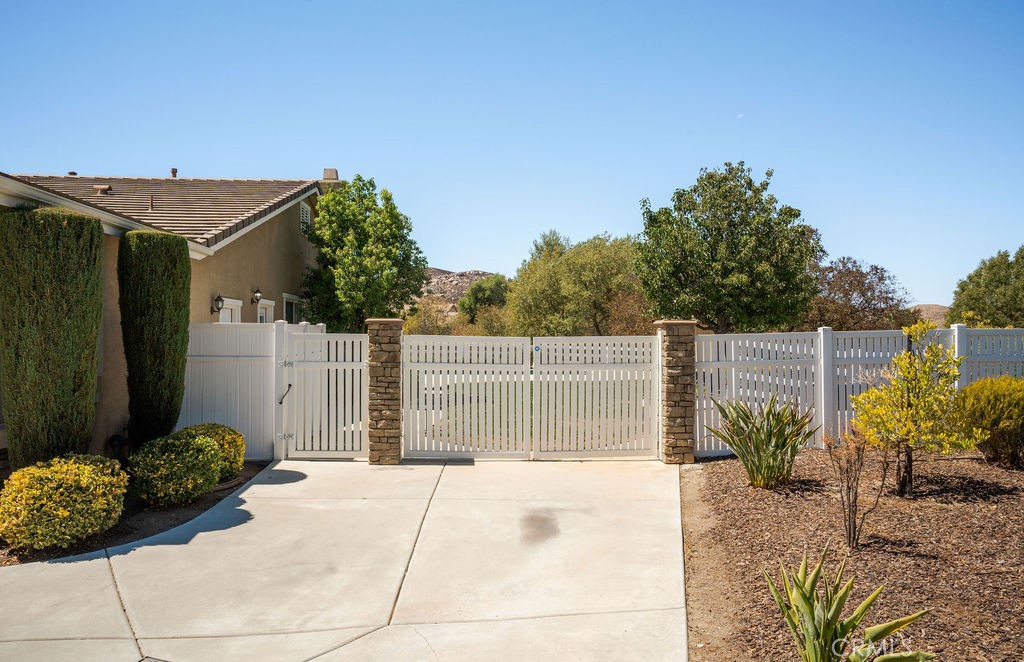 31645 Melvin Street Property Photo 5