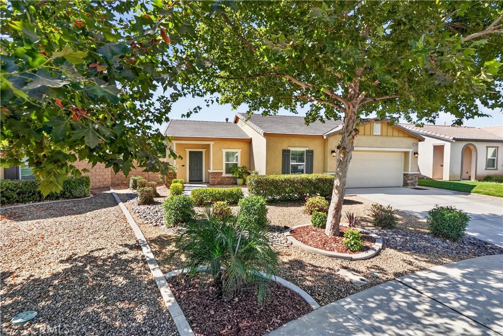 26489 Mallory Court Property Photo 9