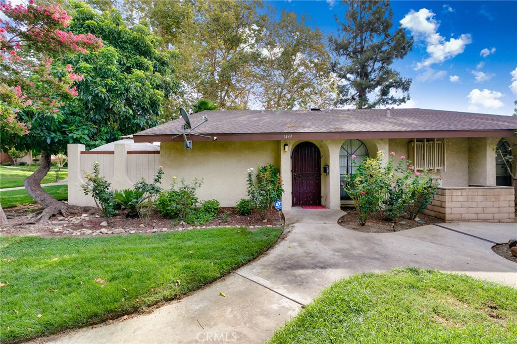 1439 Fredericks Property Photo 1