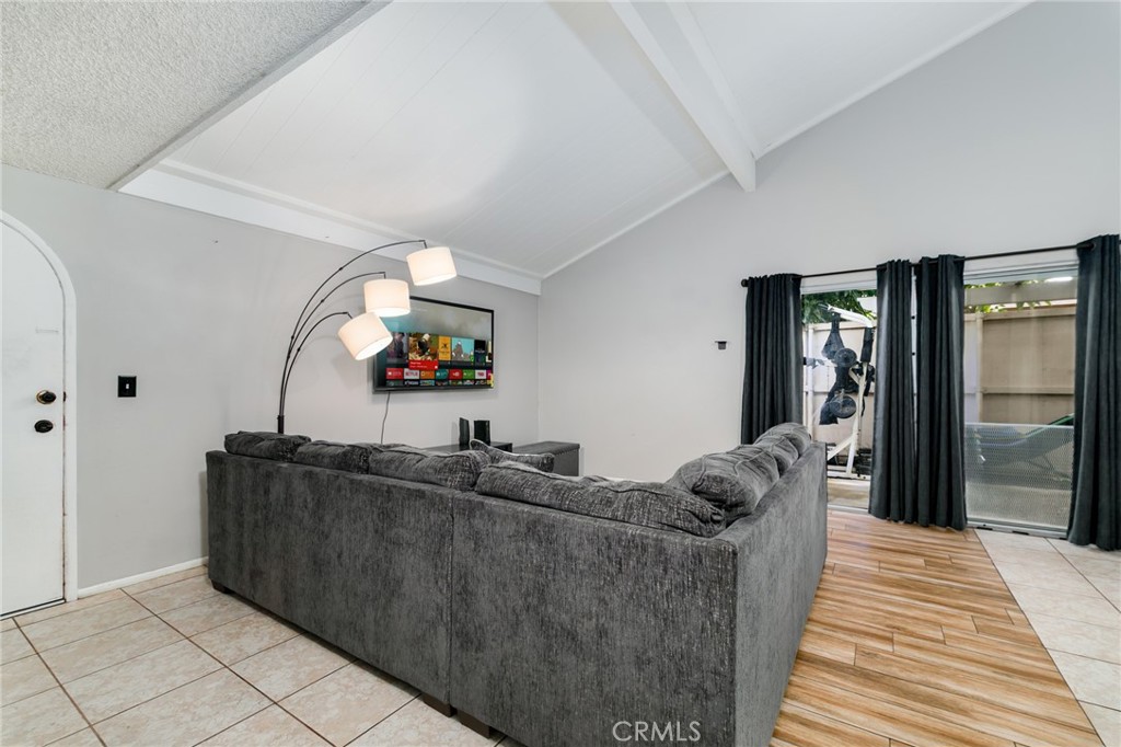 1439 Fredericks Property Photo 4