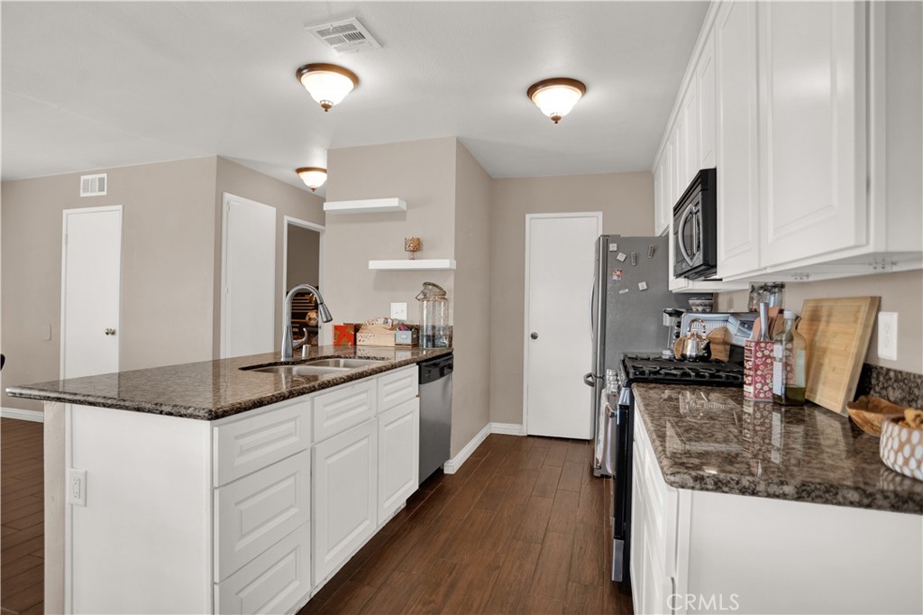 4503 Donner Court Property Photo 4