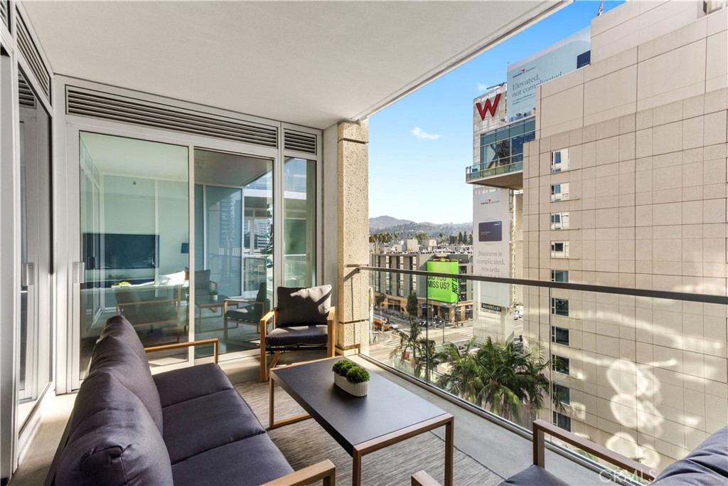 6250 Hollywood Blvd 8D Property Photo 1