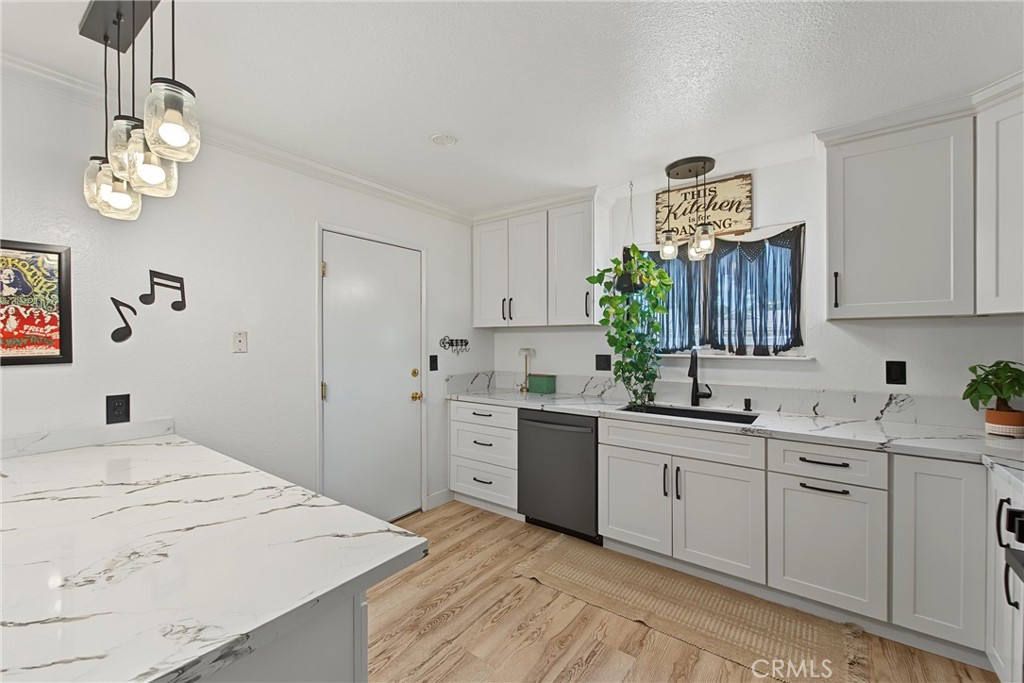7363 Berkshire Avenue Property Photo 5