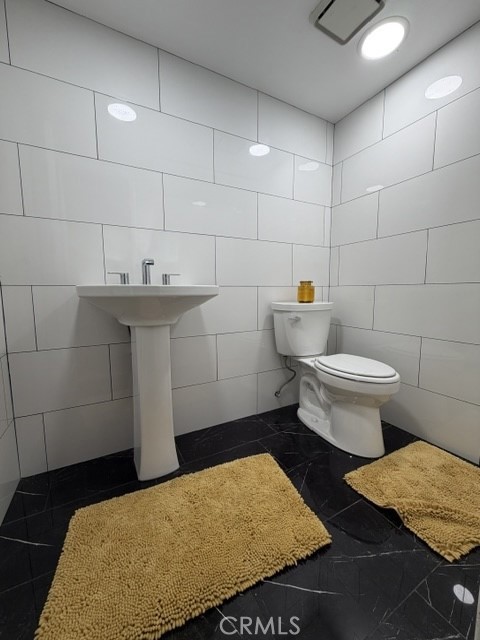 9785 Louise Way Property Photo 6