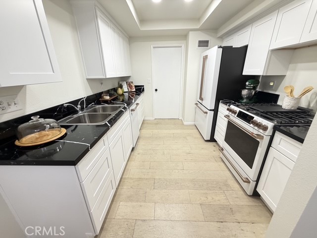 9785 Louise Way Property Photo 10