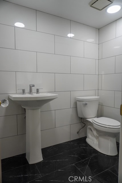 9785 Louise Way Property Photo 11