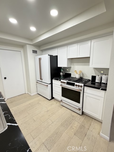 9785 Louise Way Property Photo 12