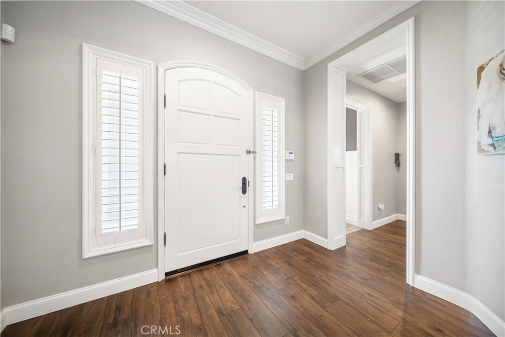 2505 Featherwood Street Property Photo 6