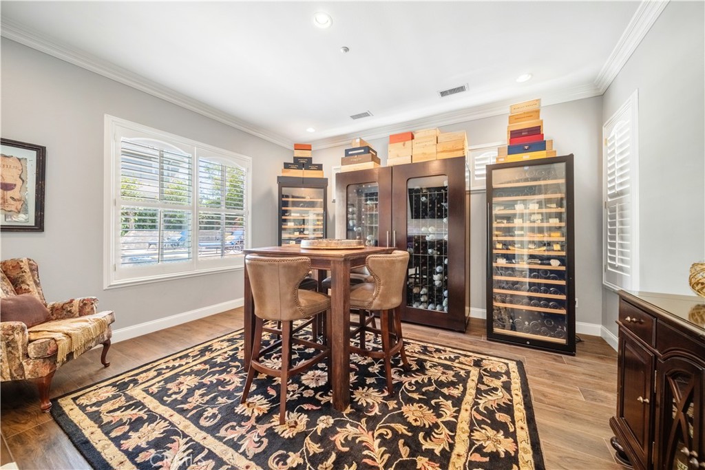 2505 Featherwood Street Property Photo 12