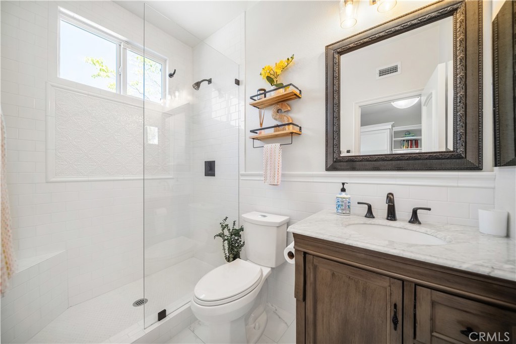 2505 Featherwood Street Property Photo 31