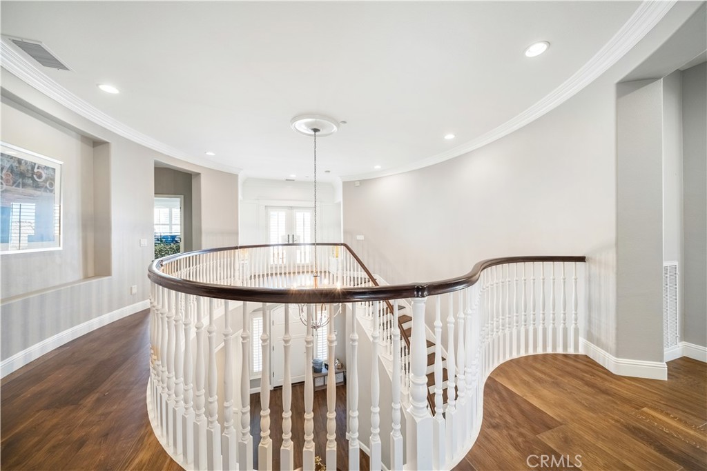 2505 Featherwood Street Property Photo 32