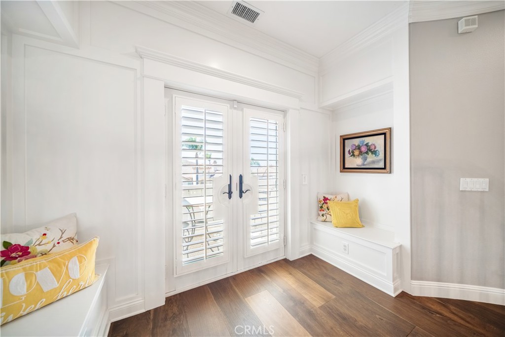 2505 Featherwood Street Property Photo 33