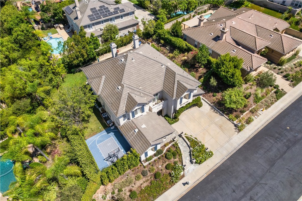 2505 Featherwood Street Property Photo 64