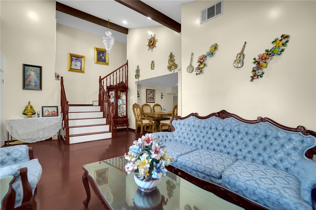 819 S Olive Avenue Property Photo 8