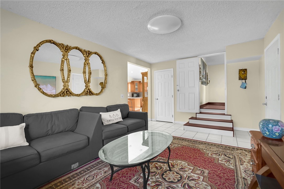 819 S Olive Avenue Property Photo 10