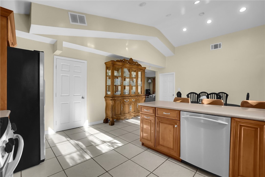 819 S Olive Avenue Property Photo 16