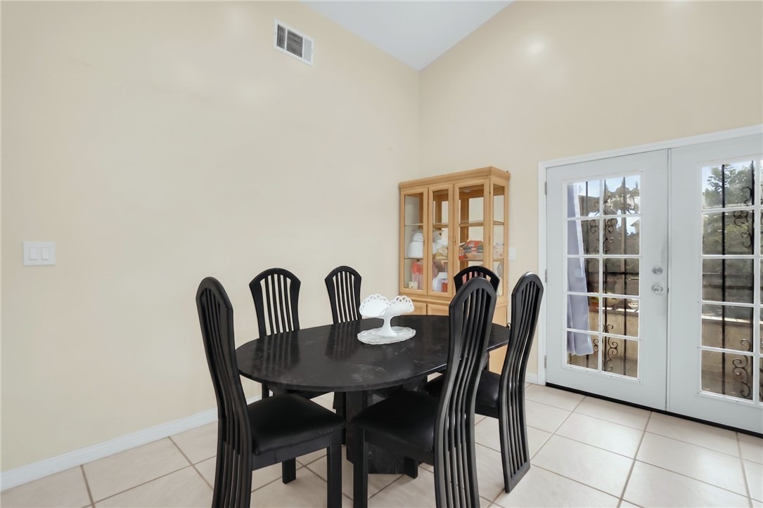 819 S Olive Avenue Property Photo 21