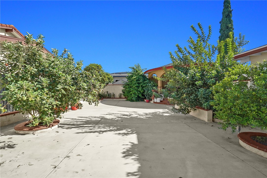 819 S Olive Avenue Property Photo 31