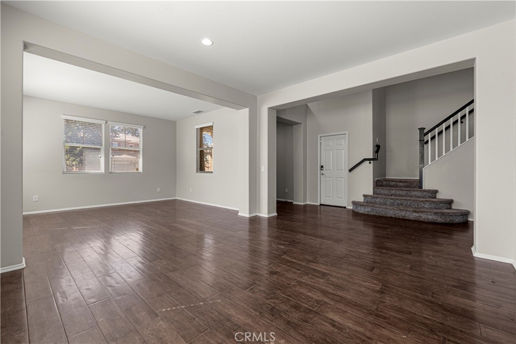 658 Winter Pine Street Property Photo 6