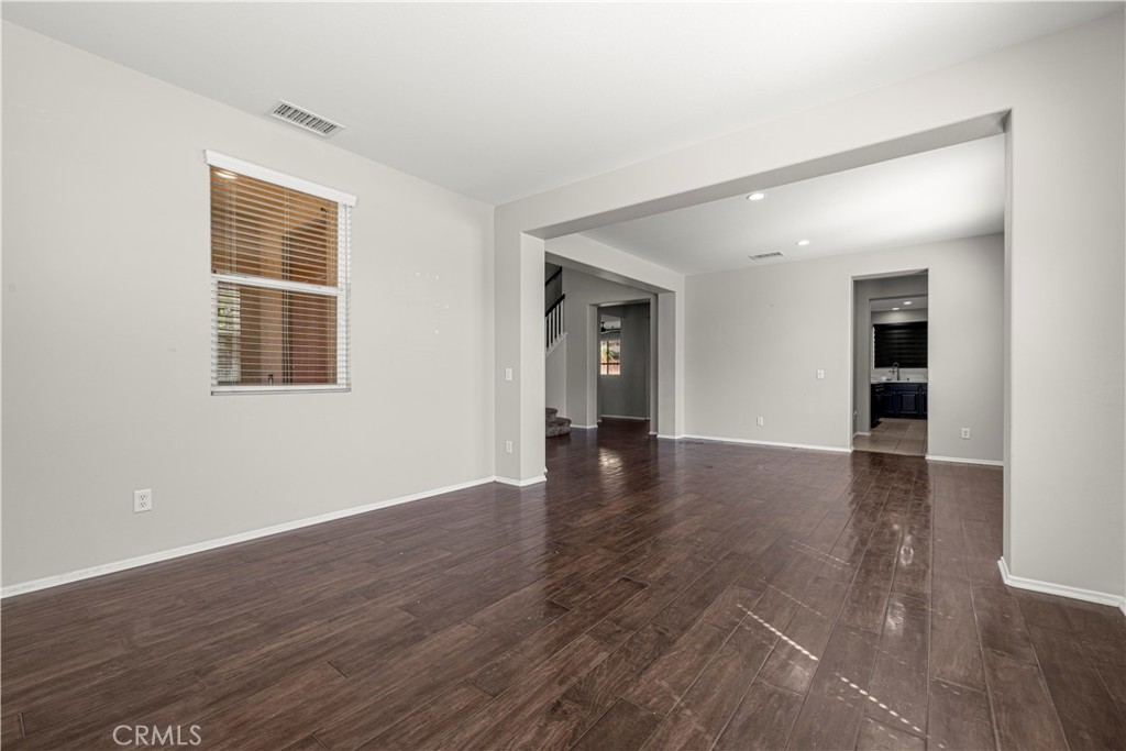 658 Winter Pine Street Property Photo 7