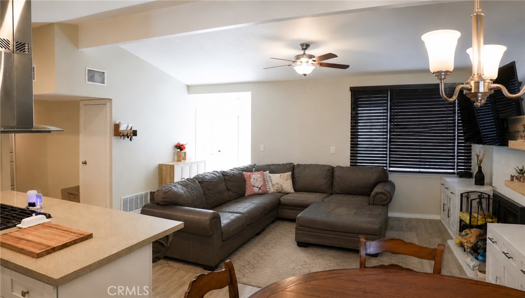 1216 San Jacinto Property Photo 8
