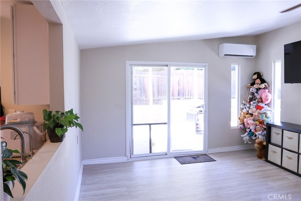 1216 San Jacinto Property Photo 14