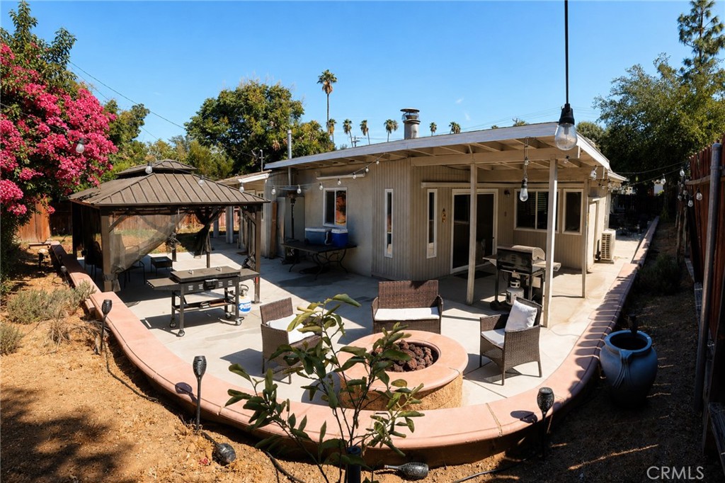 1216 San Jacinto Property Photo 17