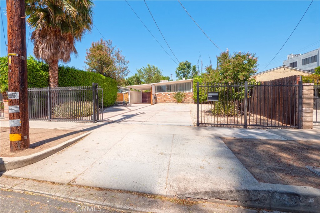 18527 Napa Street Property Photo 1