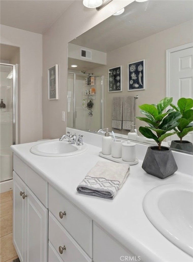15901 Fountain Property Photo 4