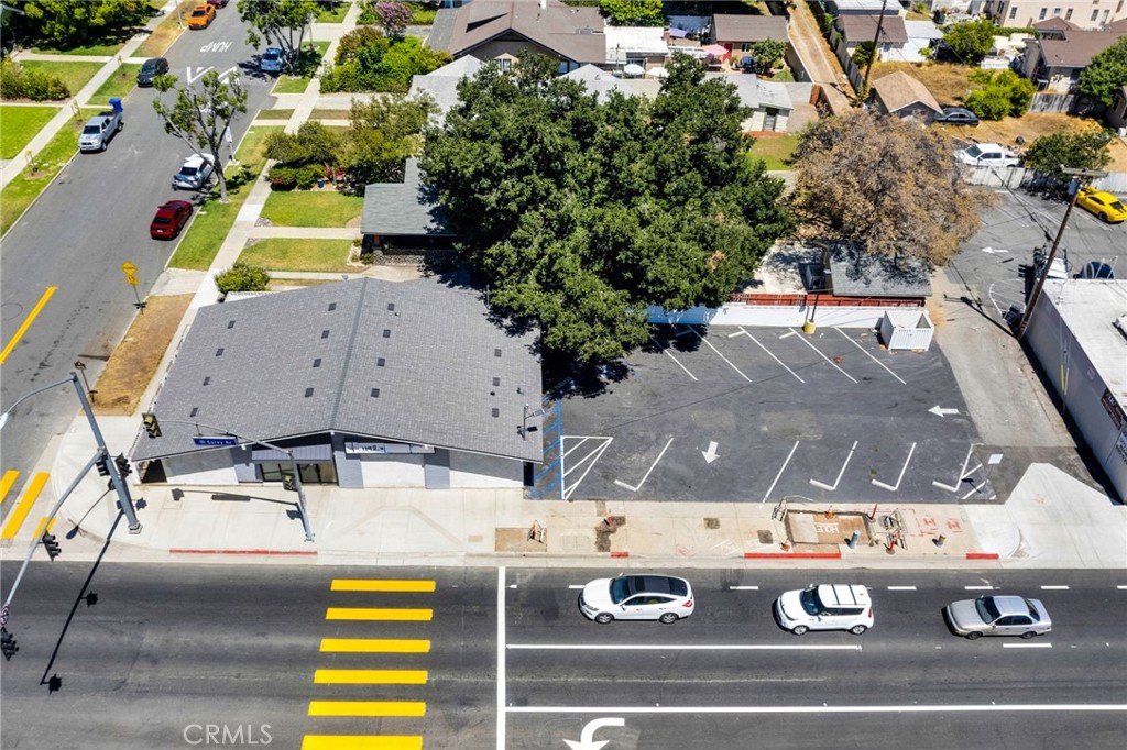 1192 N Garey Property Photo 6