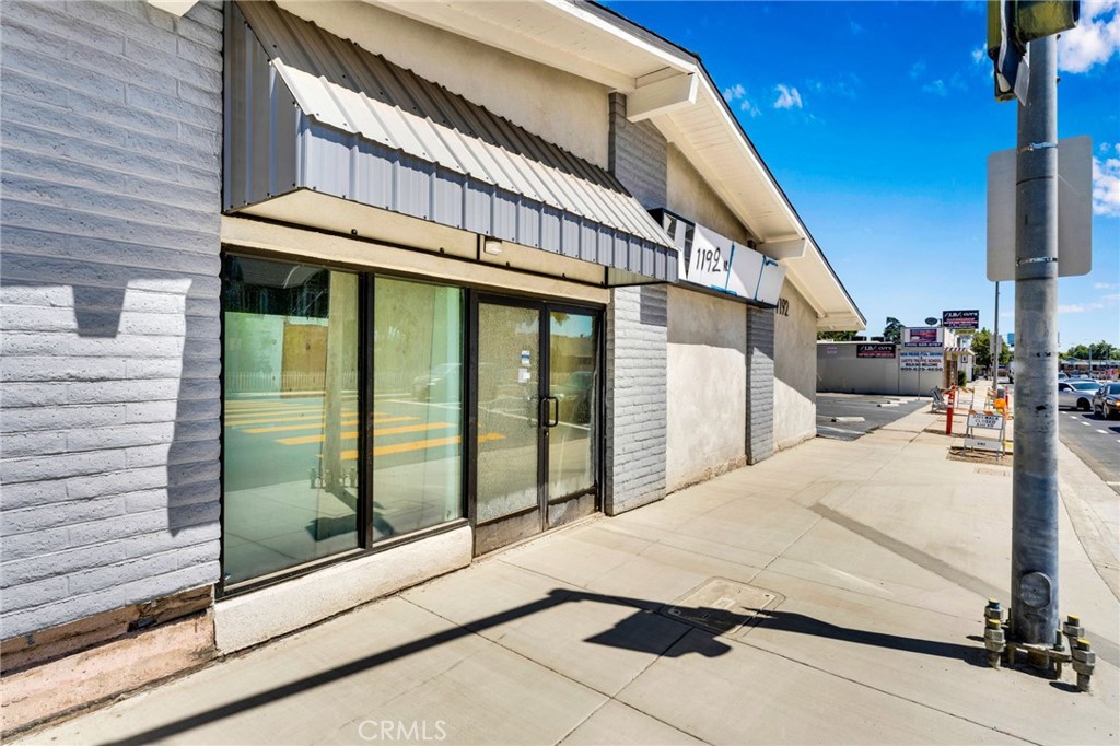 1192 N Garey Property Photo 10