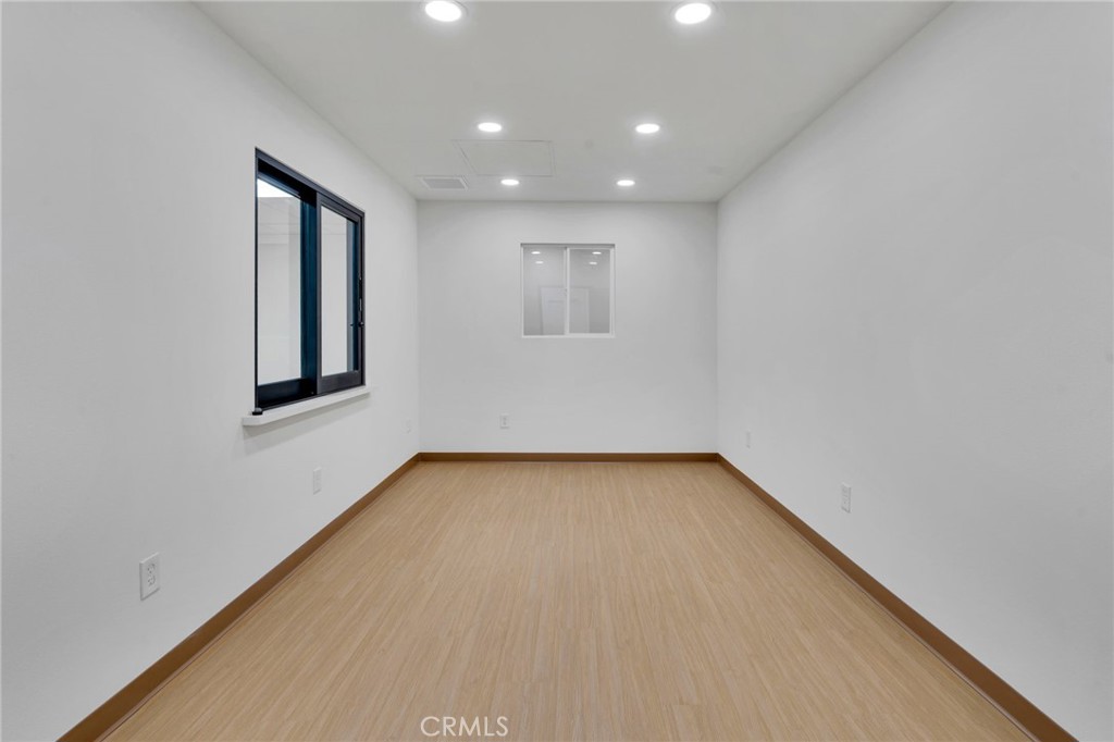 1192 N Garey Property Photo 13