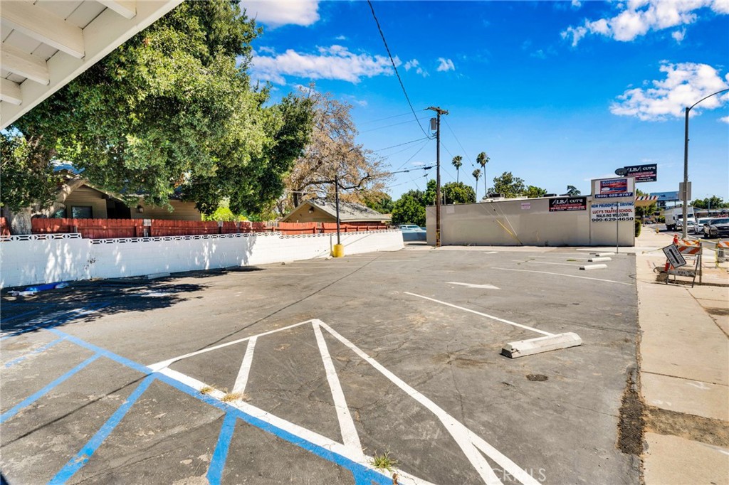 1192 N Garey Property Photo 24