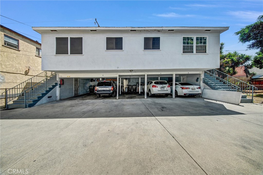 6142 Vinevale Property Photo 8